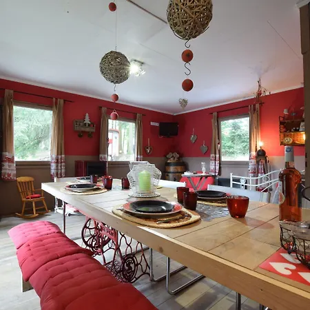 Lively With Garden, Barbecue, Garden Furniture Hotel Houffalize